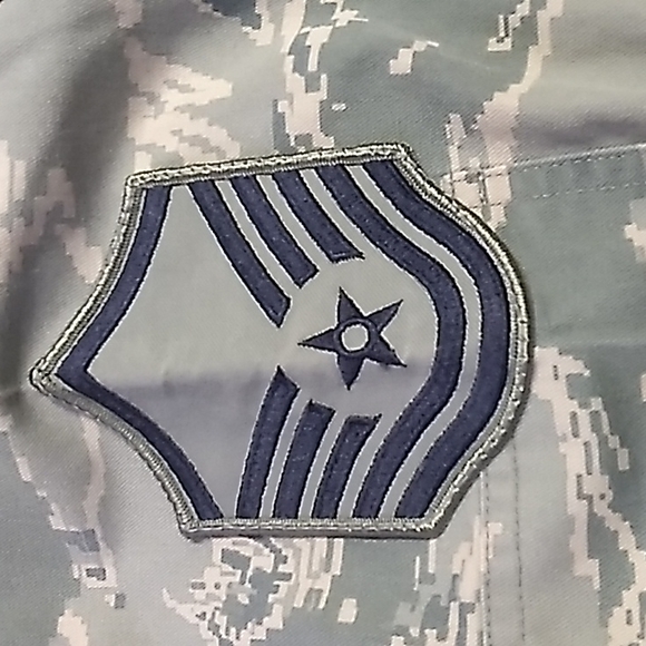 US Military Women's utility Jacket in size small 50% cotton 50% nylon camo 6S - Picture 3 of 5